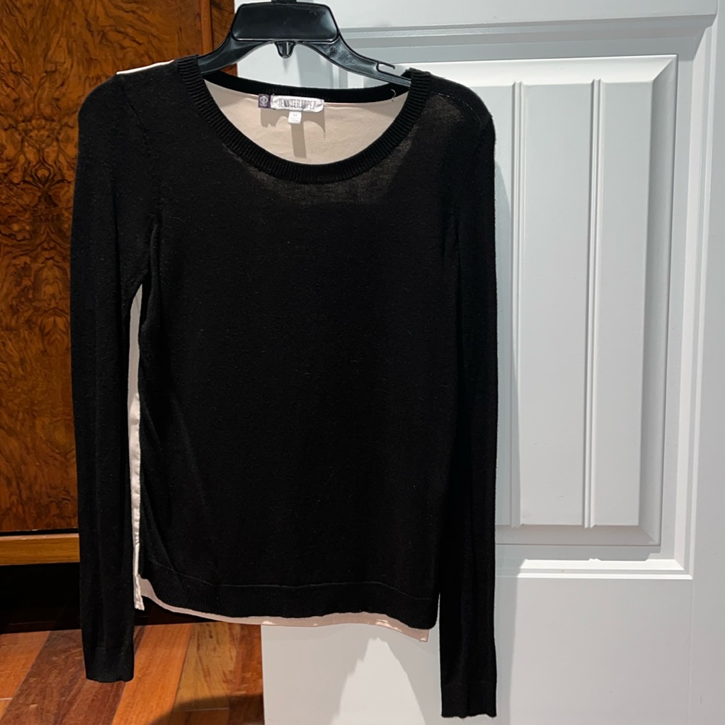 Jennifer Lopez Size Extra Small Black And Cream Top